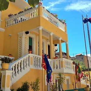 15 - Center Albanie